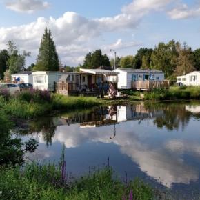 Notre camping avec nos mobil home vu sur étangs