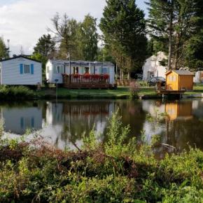 Mobil home à côté de notre superbe étang 